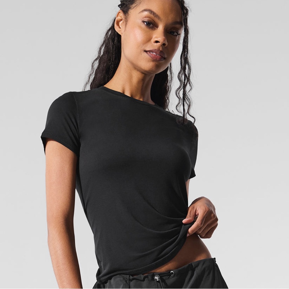 ALO yoga black tshirt size  XS